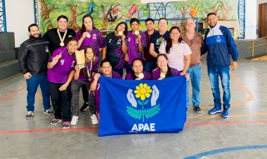 APAE DE JAPIRA VENCE CAMPEONATO ESTADUAL DE FUTSAL FEMININO NA CIDADE DE PATO BRANCO