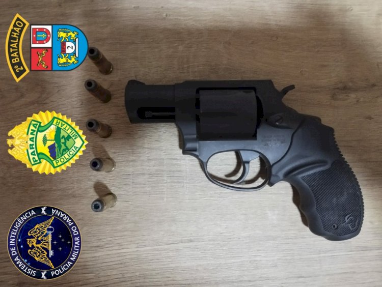 CAC é preso por porte ilegal de arma de fogo no Norte Pioneiro; entenda o motivo da prisão.