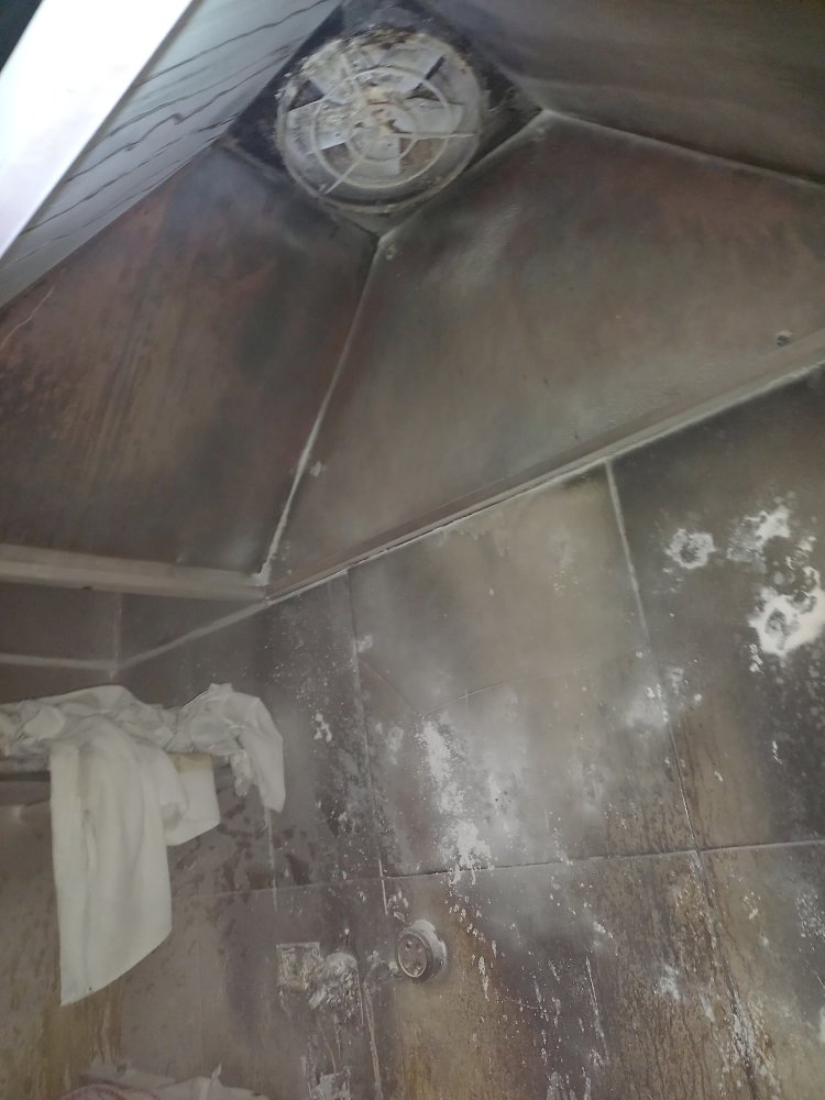 PINHALÃO :  AÇÃO RÁPIDA DA PM EM PINHALÃO!   POLICIAIS SALVAM VIDAS E CONTROLAM INCÊNDIO EM PANIFICADORA