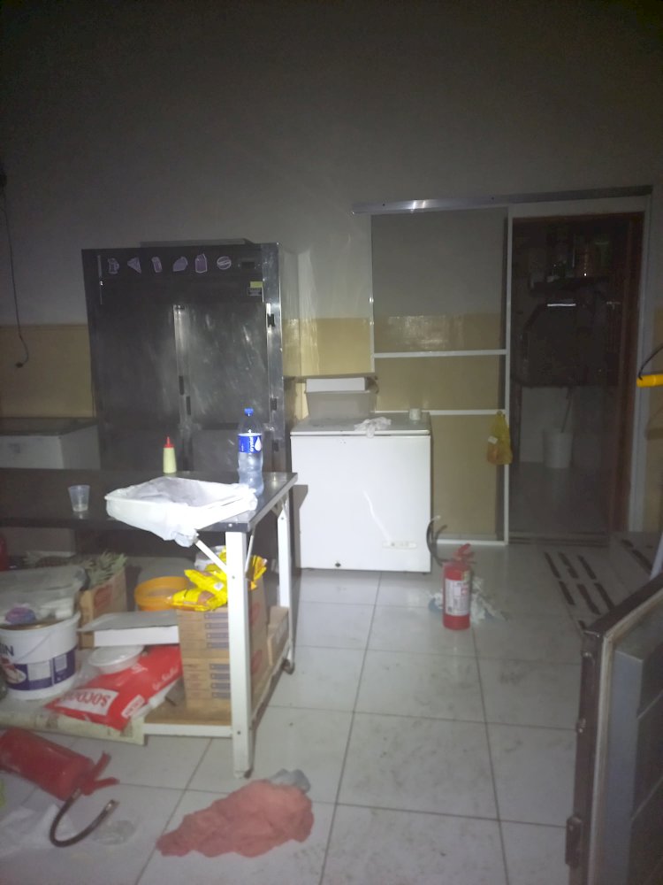 PINHALÃO :  AÇÃO RÁPIDA DA PM EM PINHALÃO!   POLICIAIS SALVAM VIDAS E CONTROLAM INCÊNDIO EM PANIFICADORA